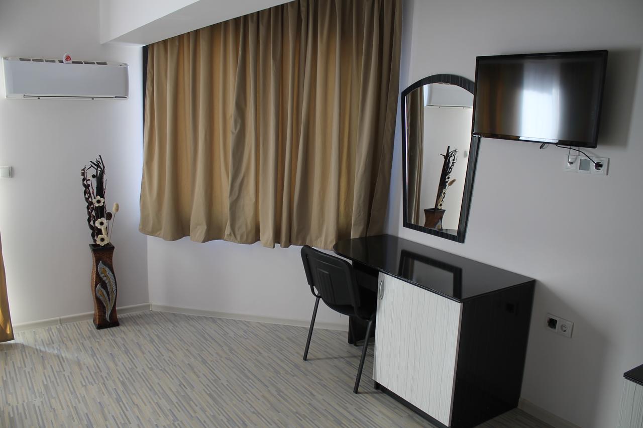 Tiara Hotel Dobrich Buitenkant foto