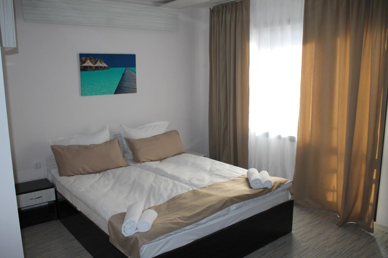 Tiara Hotel Dobrich Buitenkant foto