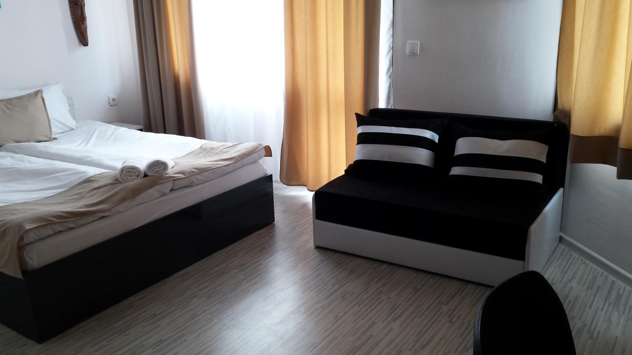 Tiara Hotel Dobrich Buitenkant foto